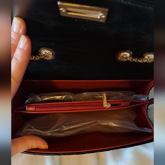 NWOT CROSSBODY WAFFLE BAG - Picture 12 of 13